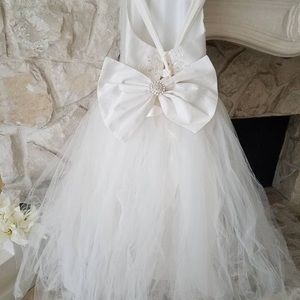 Selling white  worn flower girl dress. Size 8